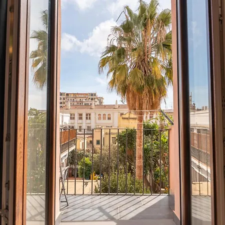 Myo Charming House *