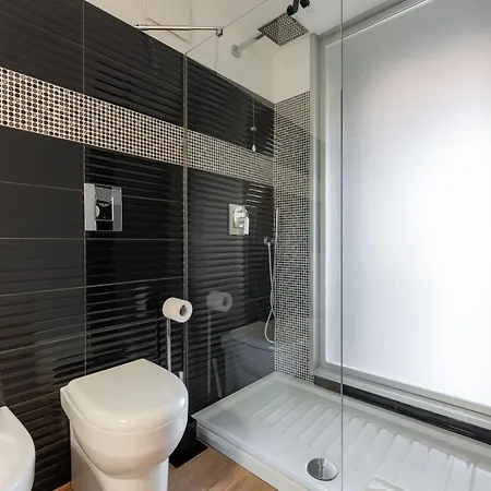 Myo Charming House קליארי