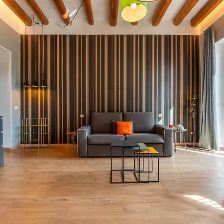 Myo Charming House