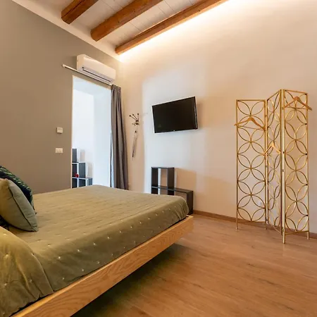 Myo Charming House *