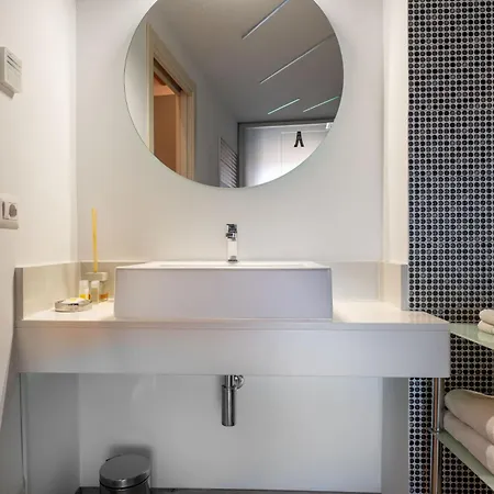Myo Charming House *